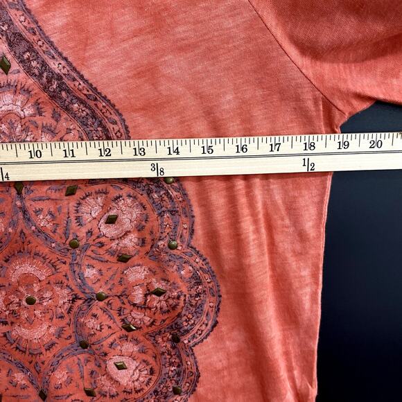 Lucky Brand Tie Dye Top Women's Small Orange Bronze Studs Round Neck 3/4 Sleeve - Picture 7 of 8